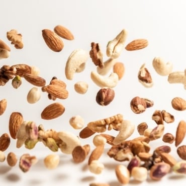 Слънчогледови, тиквени семки, ядки и други